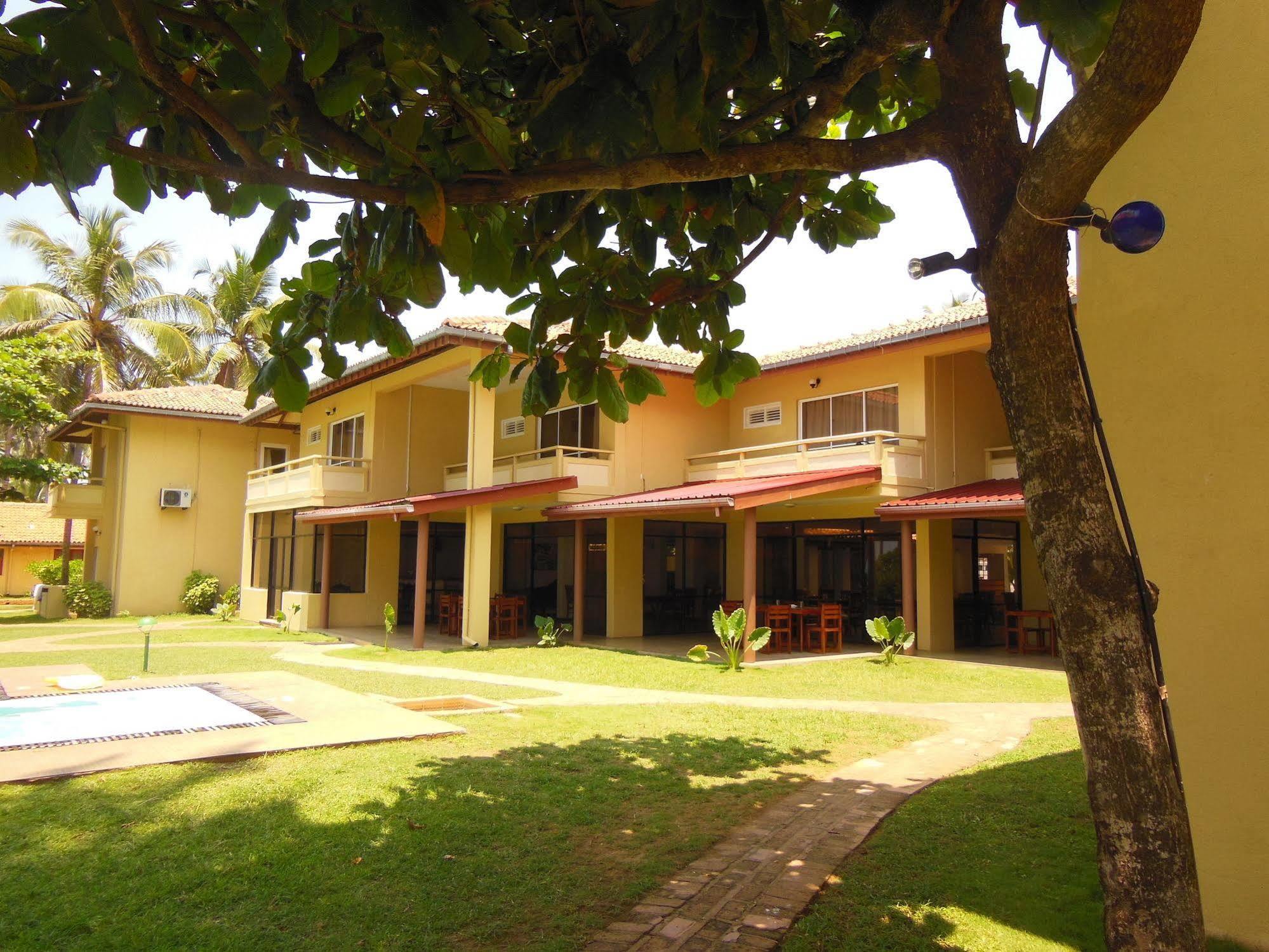 Sanmali Beach Hotel Marawila Esterno foto