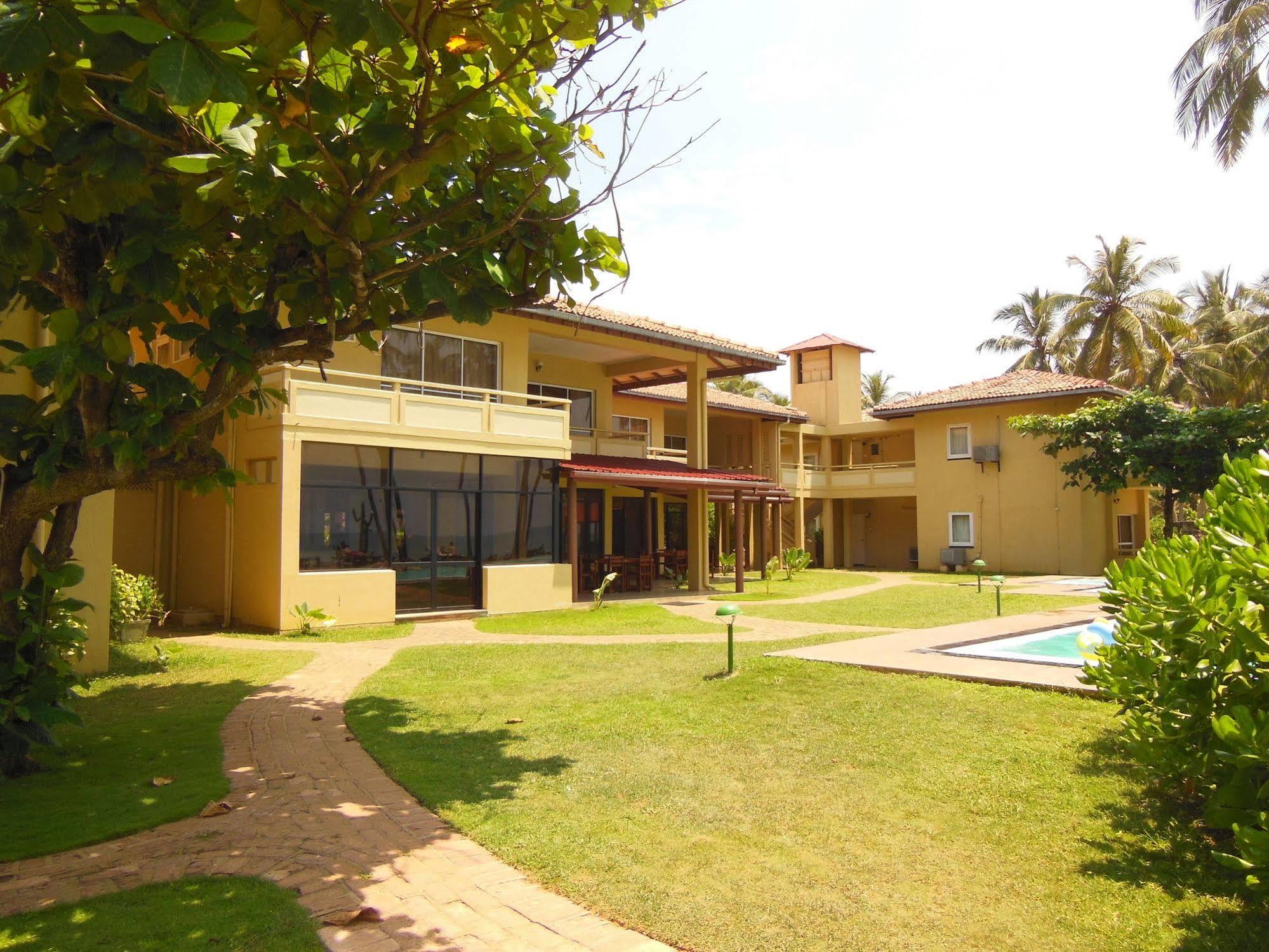 Sanmali Beach Hotel Marawila Esterno foto