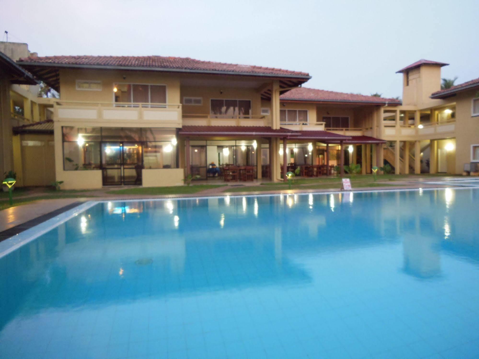Sanmali Beach Hotel Marawila Esterno foto
