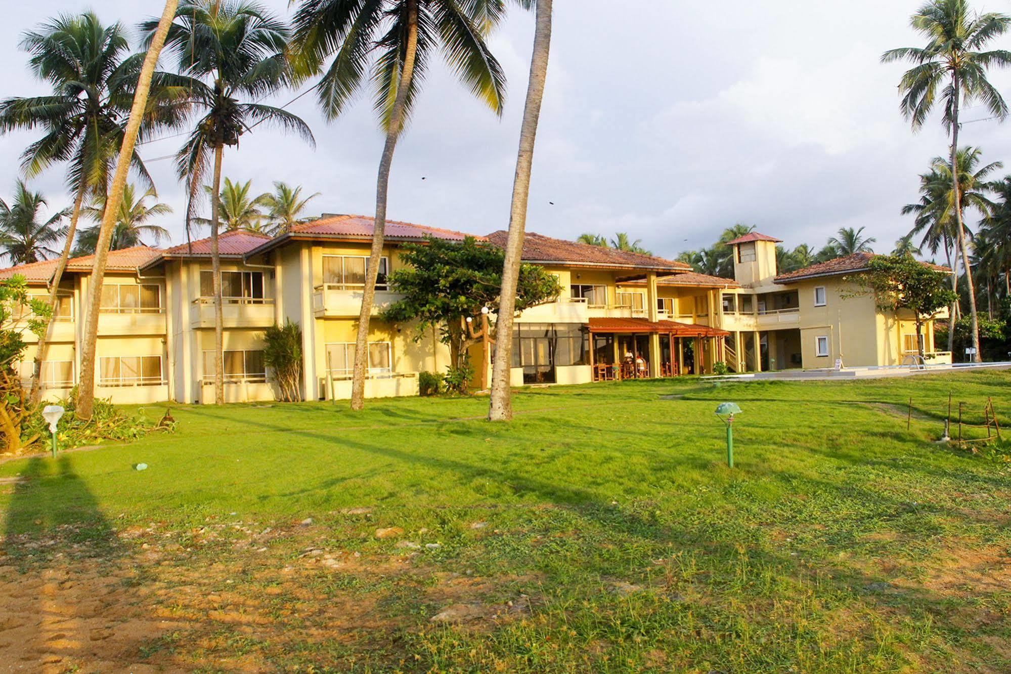 Sanmali Beach Hotel Marawila Esterno foto